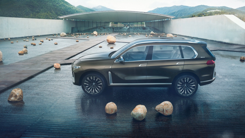 Illustration for article titled I Dare You To Look At More Pictures Of The Unsettling BMW X7